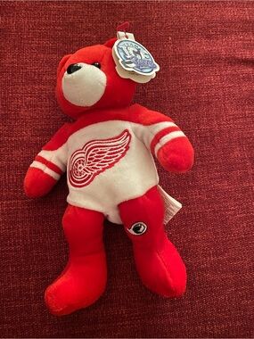 Team Ice Bear Detroit Red Wings